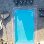 Mando Pool W Sea Views - Five Bedrooms Пляж Супер-Парадайз