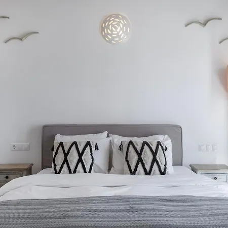 Mando Pool W Sea Views - Five Bedrooms *