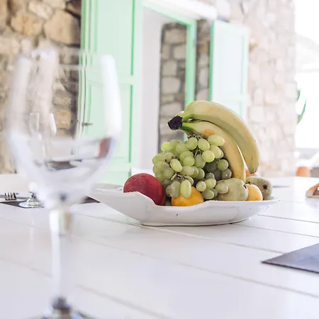 Mando Pool W Sea Views - Five Bedrooms