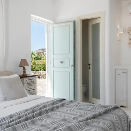 Mando Pool W Sea Views - Five Bedrooms * Super Paradise Beach (Mykonos)
