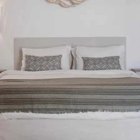 Mando Pool W Sea Views - Five Bedrooms *